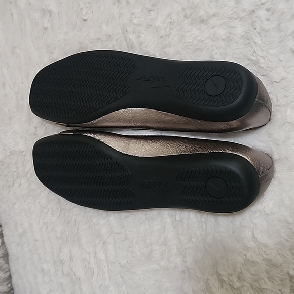 Trotters Women's Metallic Flats, Sz 9 - Picture 5 of 6